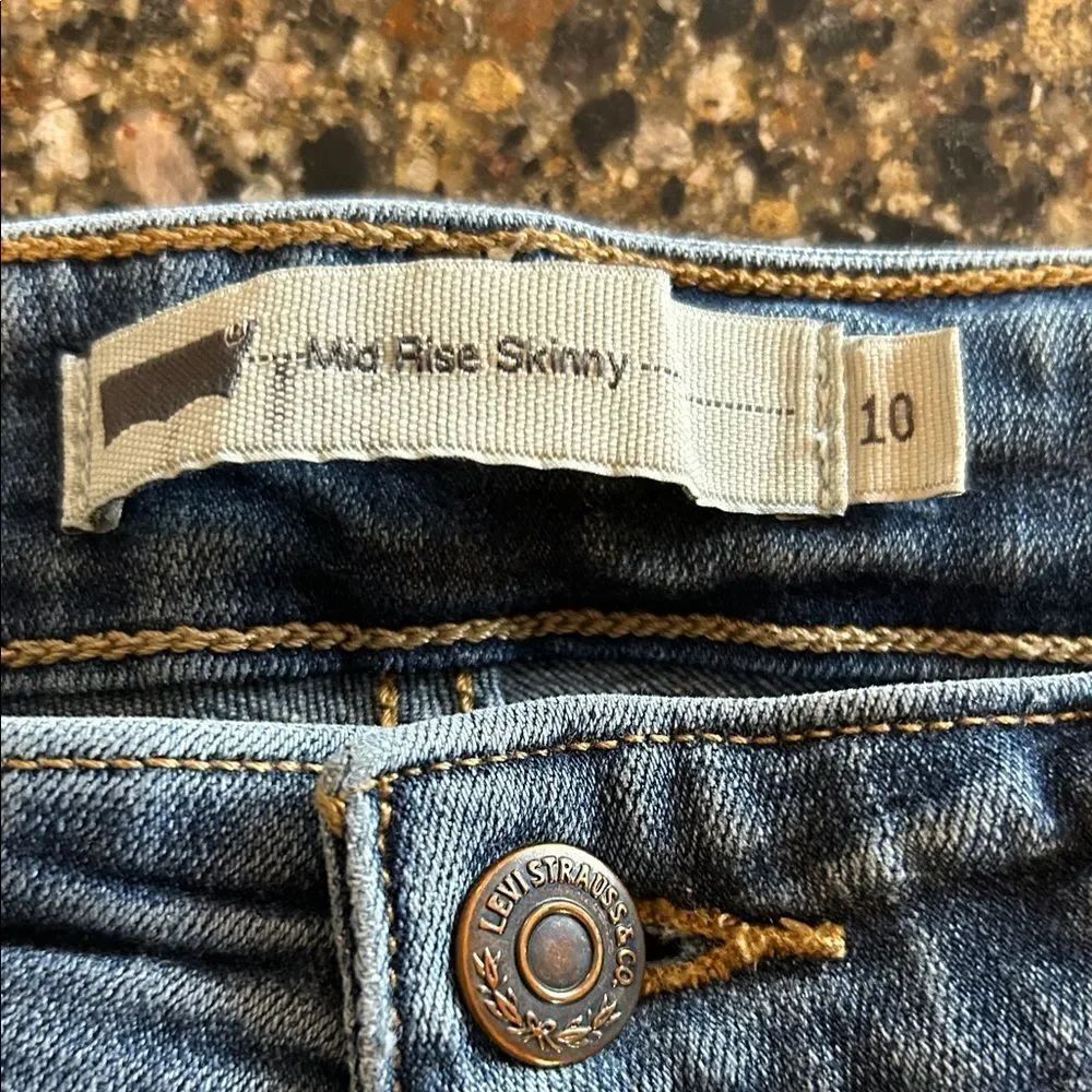Levi's Mid Rise Skinny Jeans - Picture 2 of 5